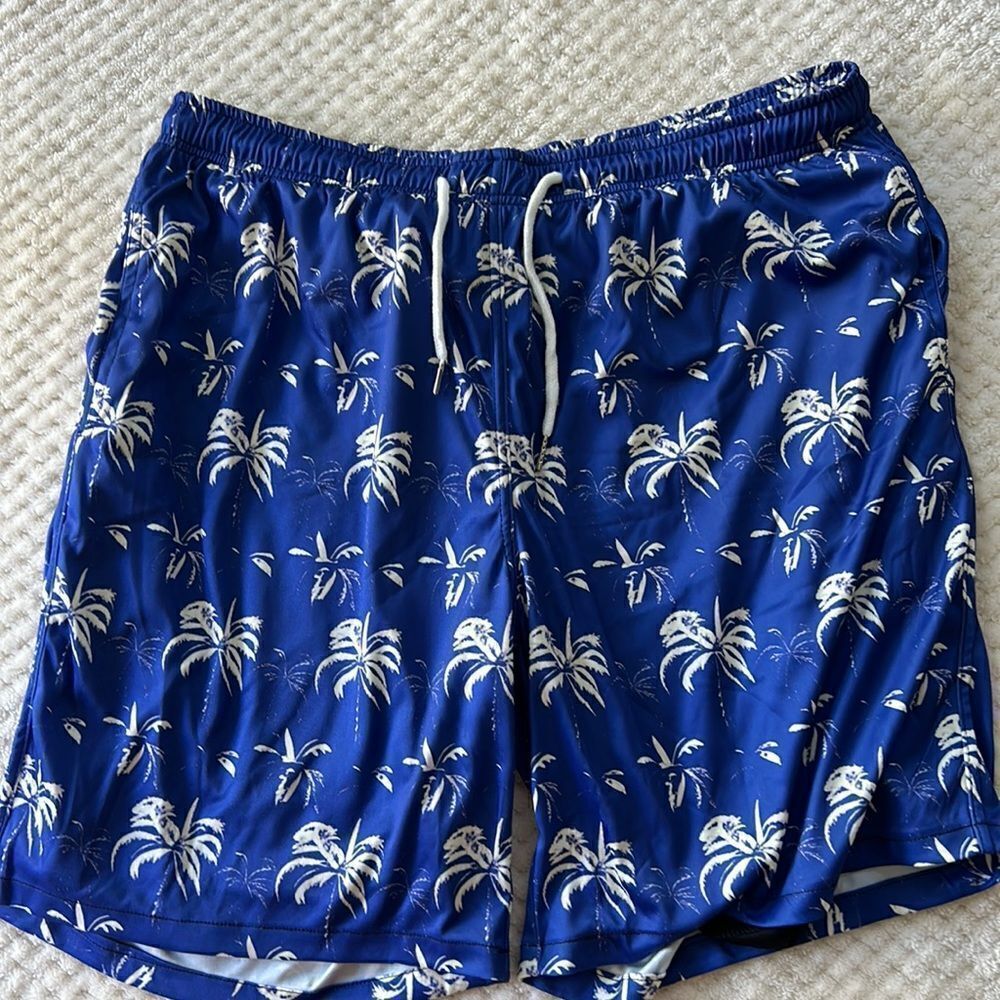 NWT Lycra shorts. Size L